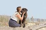 ADULTE ET CHIEN 585